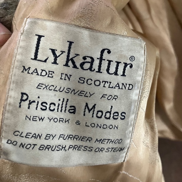 1970s vintage faux fur coat - Picture 2 of 9